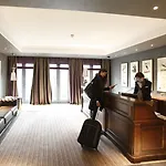 柯罗的池塘酒店 酒店 阿夫赖城