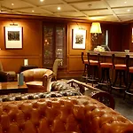Hotel Les Etangs De Corot 4*