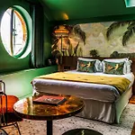 Les Etangs De Corot Hotel 4*