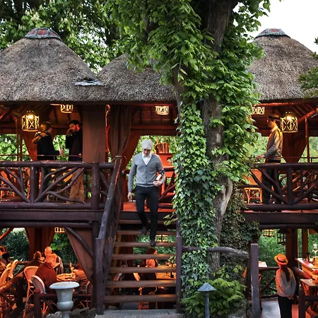 Les Etangs De Corot 4* Ville-dʼAvray