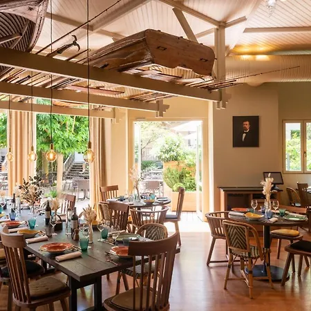 Les Etangs De Corot Hotel