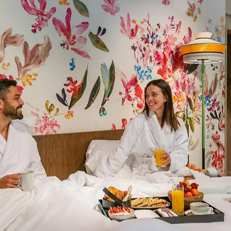 Les Etangs De Corot Hotel 4*