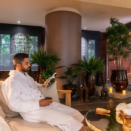 Les Etangs De Corot Hotel 4*