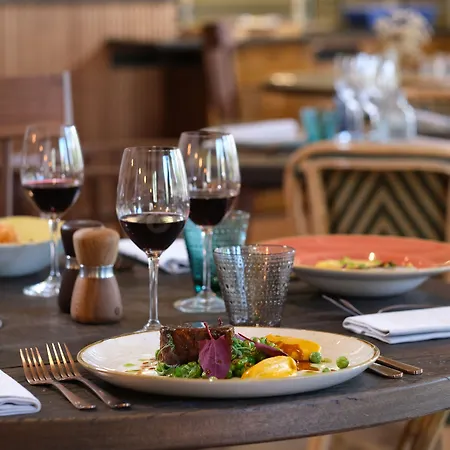 Les Etangs De Corot 4*