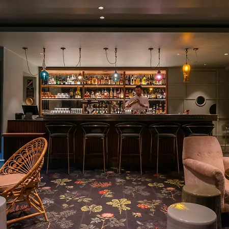 Hotel Les Etangs De Corot 4*