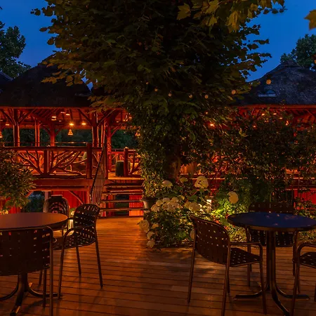 Hotel Les Etangs De Corot