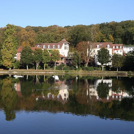 Les Etangs De Corot Hotel Ville-dʼAvray