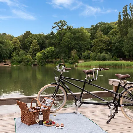 Les Etangs De Corot Hotel 4*